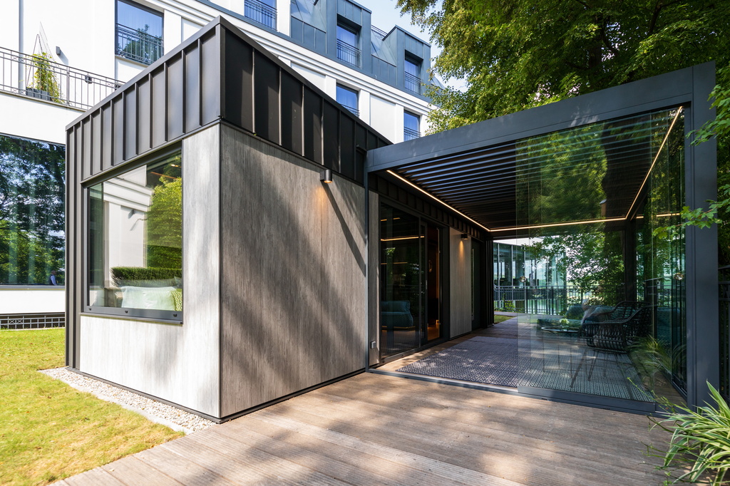Pergola połączona z elewacją